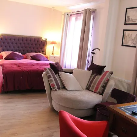 L'ecurie De Vieux-moulin 3*