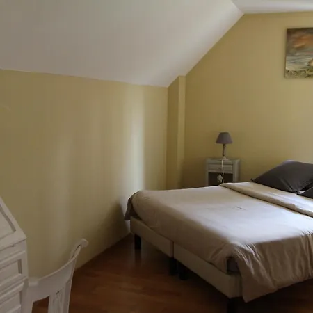 L'ecurie De Vieux-moulin Vieux-Moulin (Oise)