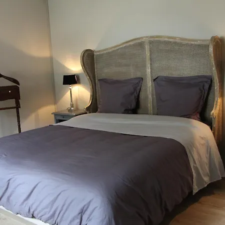 L'ecurie De Vieux-moulin Vieux-Moulin (Oise)