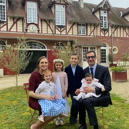 L'écurie De Vieux-moulin 3* Vieux-Moulin (Oise)