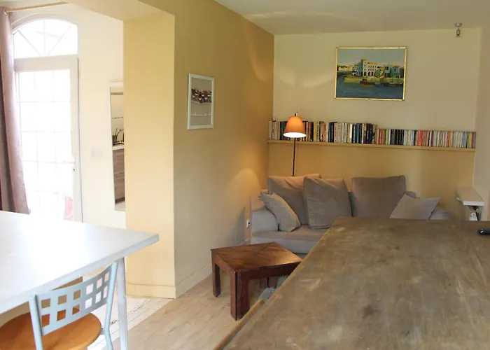 L'ecurie De Vieux-moulin Guest house 3*